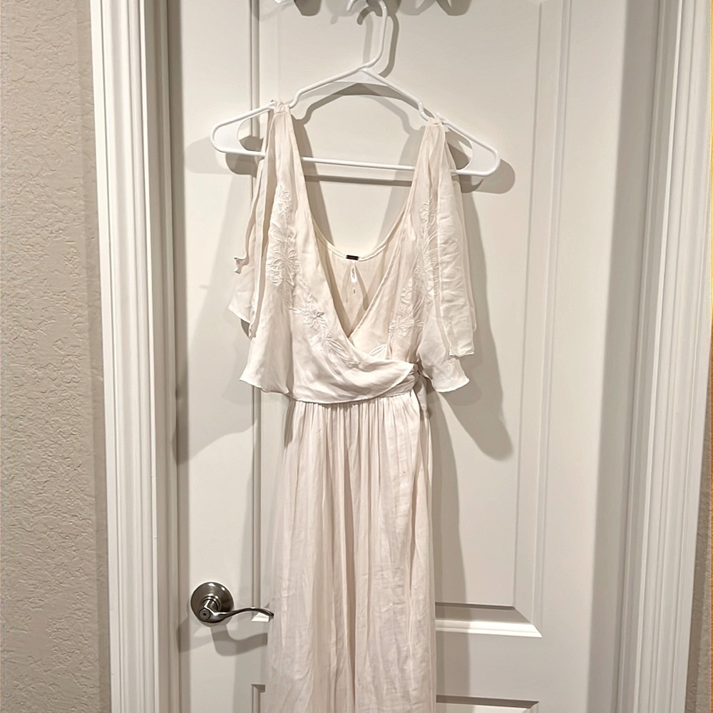 Like new condition Free people dress. Size S.
